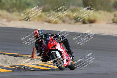 media/Oct-08-2022-SoCal Trackdays (Sat) [[1fc3beec89]]/Turn 10 (945am)/